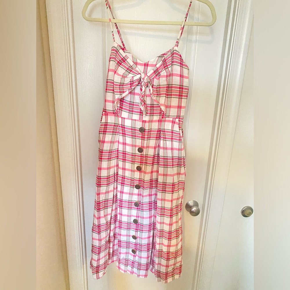 Ana dress size M - With pockets! Enhances your bust.
